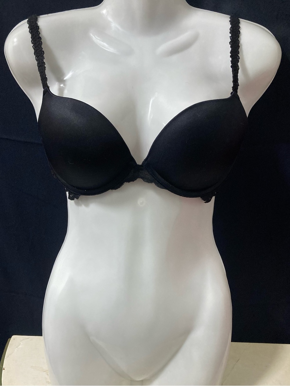 PINK Victoria’s Secret Black Lace Push-Up Bra 34D